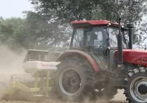 耕種環(huán)節(jié)農(nóng)機(jī)無人駕駛技術(shù)試驗(yàn)，完成！