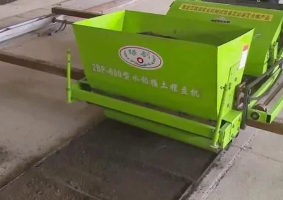 東北小伙發(fā)明水稻育秧機(jī)，效率提升50倍，可節(jié)省200個(gè)工人